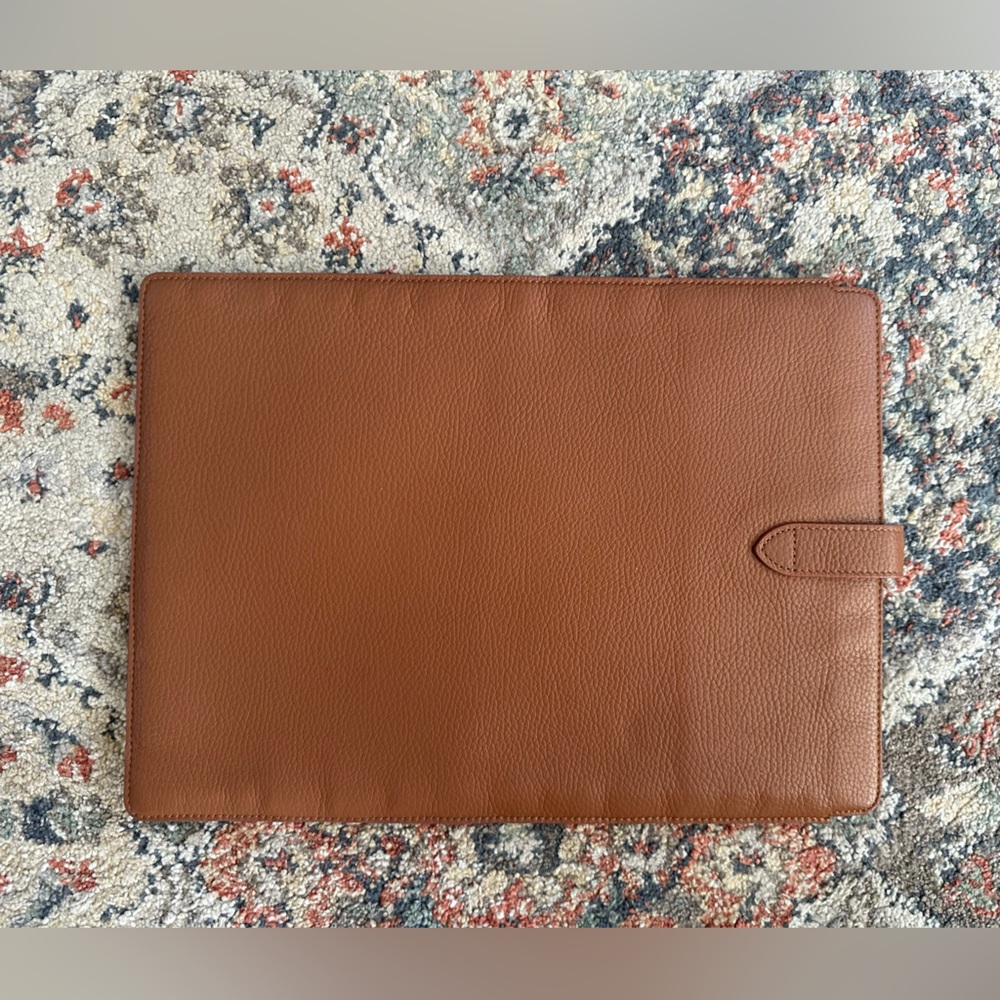 Cuyana 13” Laptop Sleeve Caramel Italian Pebbled Leather EUC